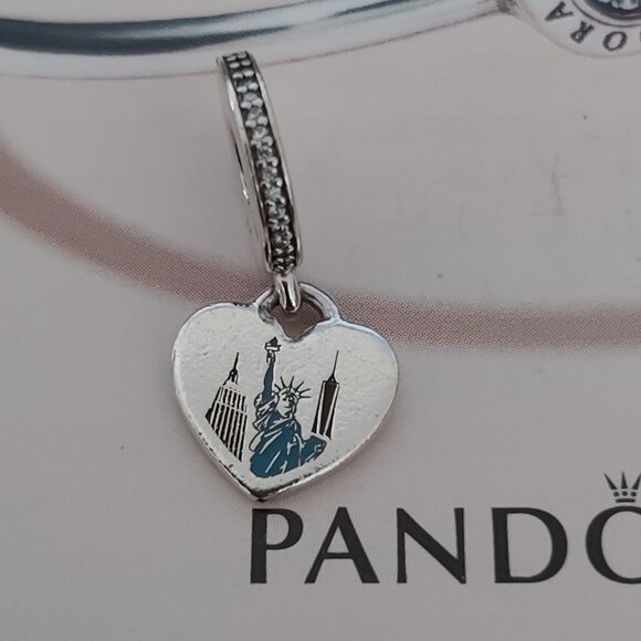 USED Pandora NYC Cityspace, New York City Liberty Heart Pendant charm - Picture 1 of 7